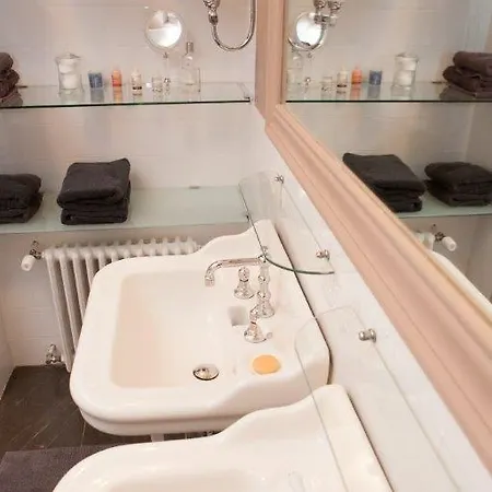 בית הארחה One Room